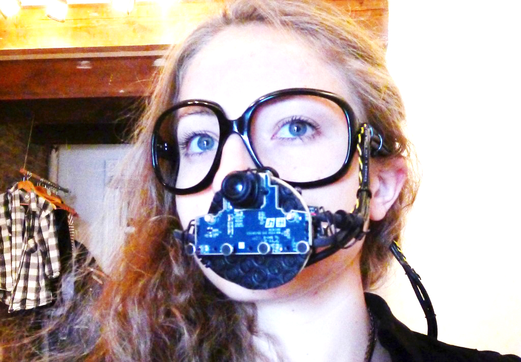 eye tracking attire by Maria Rabinovich